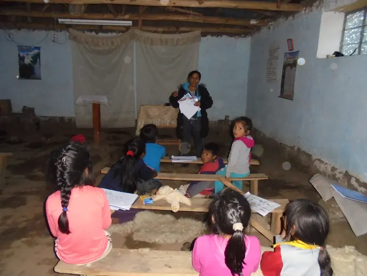 Enseñando.Quechuapi yachachiy. Teaching