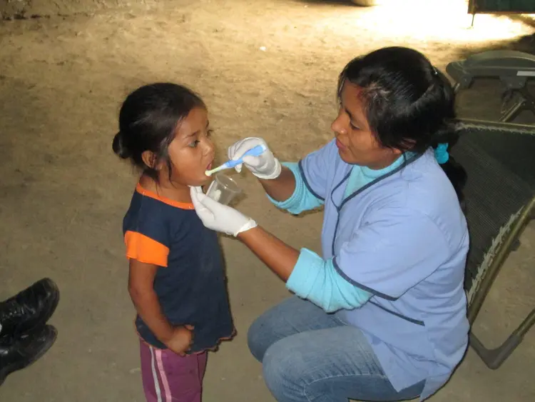 Cuidado de los dientes. Care of the teeth.